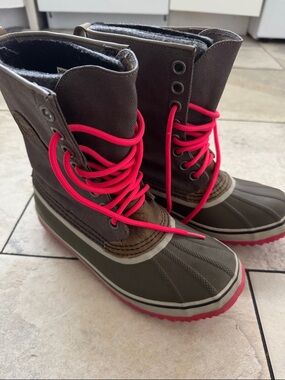 Sorel Women's Premium Insulated Waterproof Snow Duck Boots - Size 7.5